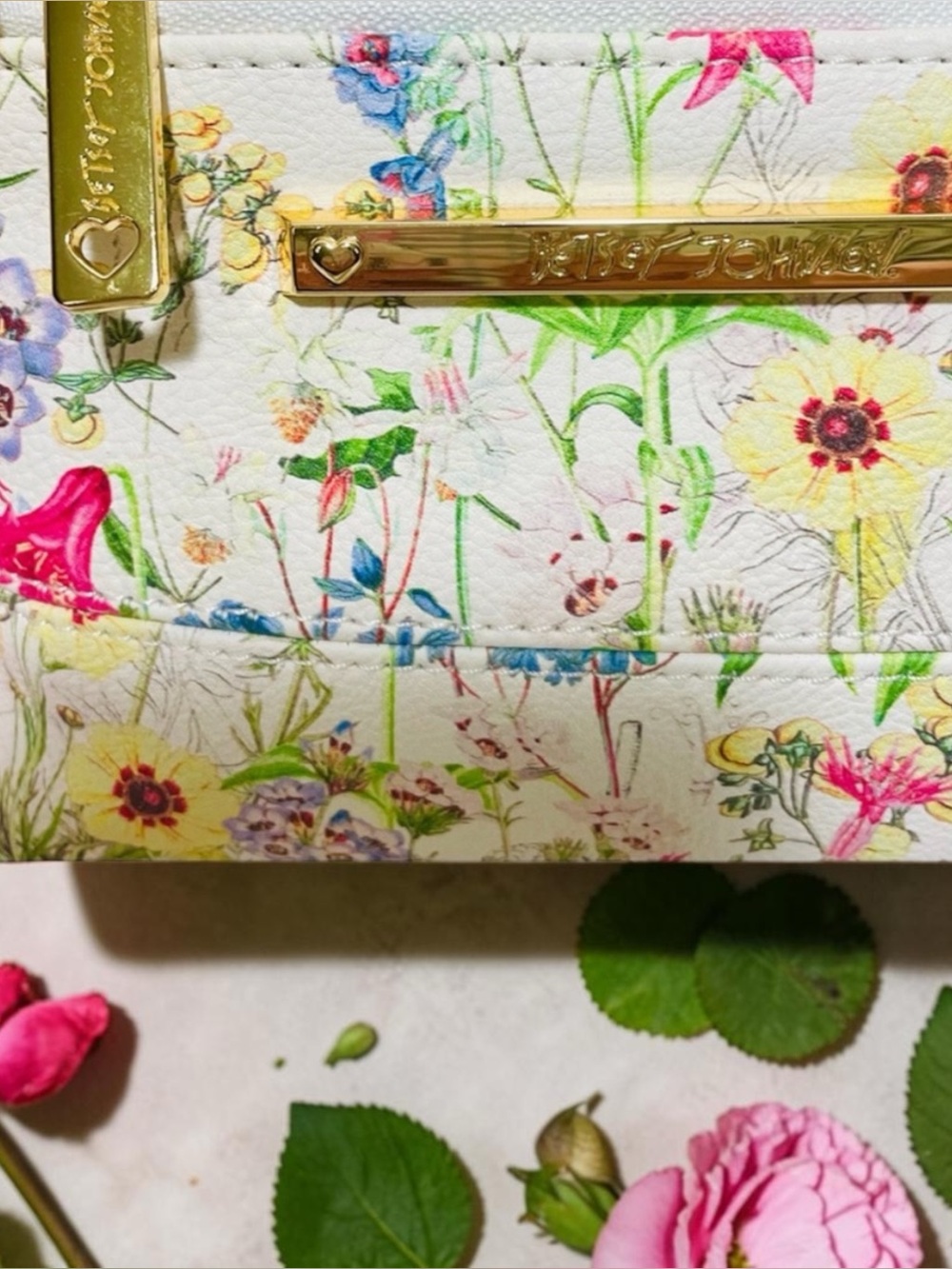 Betsey Johnson floral double zip wristlet clutch NWT - Picture 4 of 16